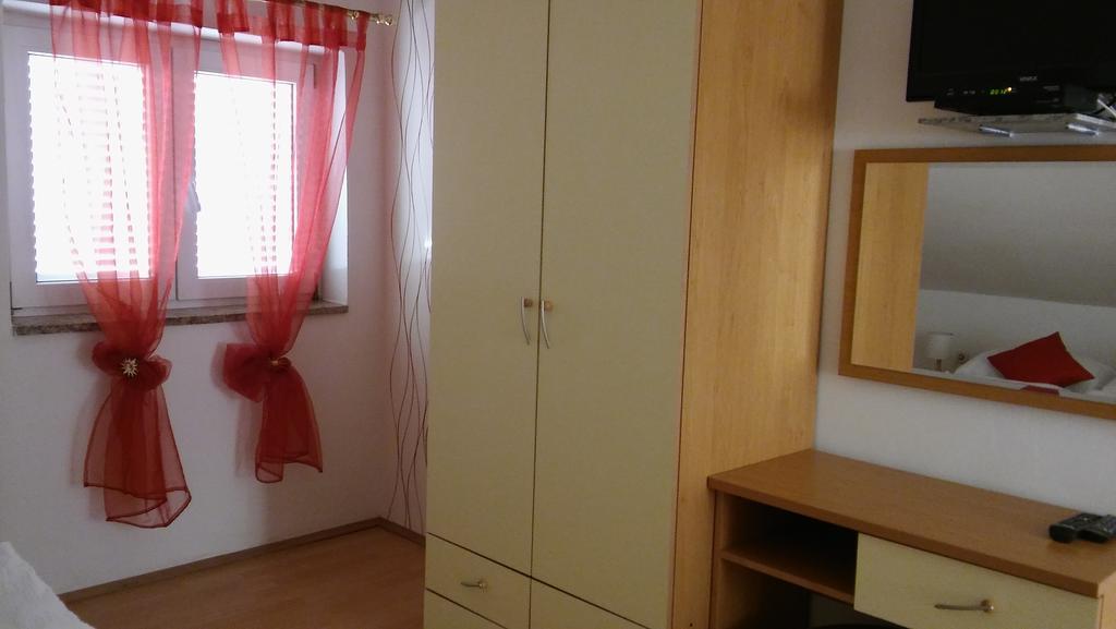 Apartment Лопар Екстер'єр фото