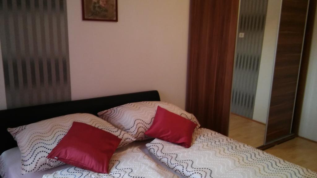 Apartment Лопар Екстер'єр фото