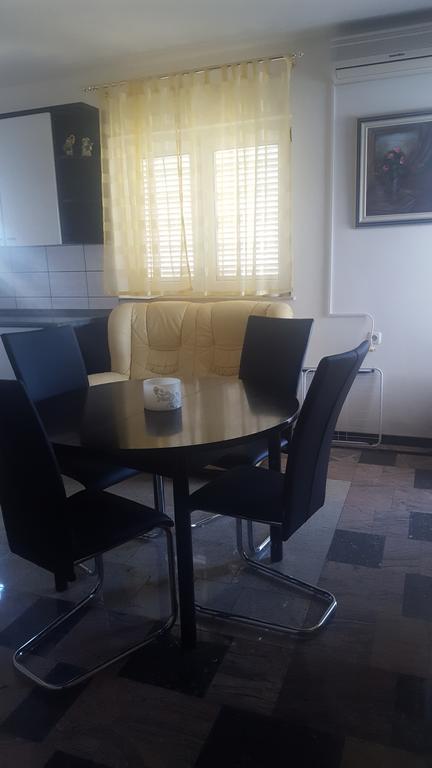 Apartment Лопар Екстер'єр фото